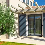 Dora - Summer Escape With Private Pool فيلة بوريتش