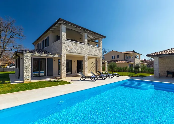 Dora - Summer Escape With Private Pool Kukci