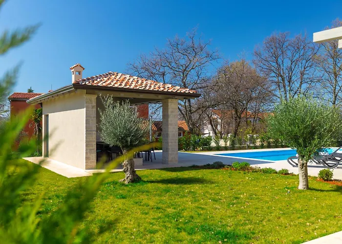 Vila Dora - Summer Escape With Private Pool Poreč