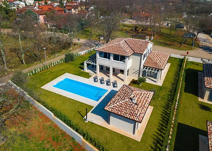 Dora - Summer Escape With Private Pool *