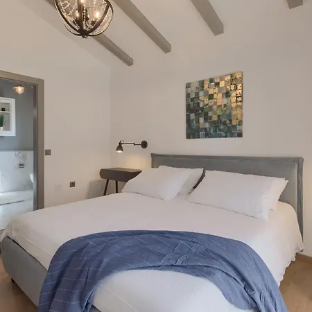 Dora - Summer Escape With Private Pool Poreč