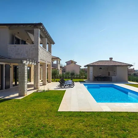 Dora - Summer Escape With Private Pool Willa Poreč